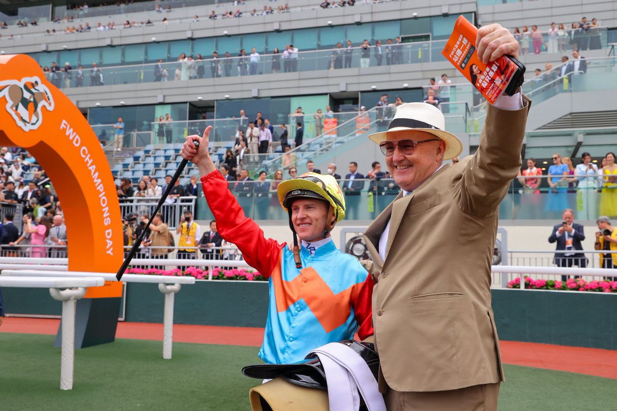 Zac Purton et David Hayes, deux Australiens au sommet à Hong Kong.